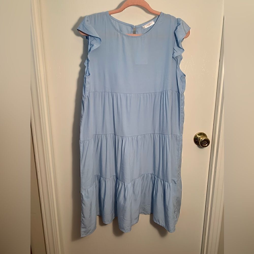 Kirundo NWT light blue tiered midi cap sleeve dress Size Medium